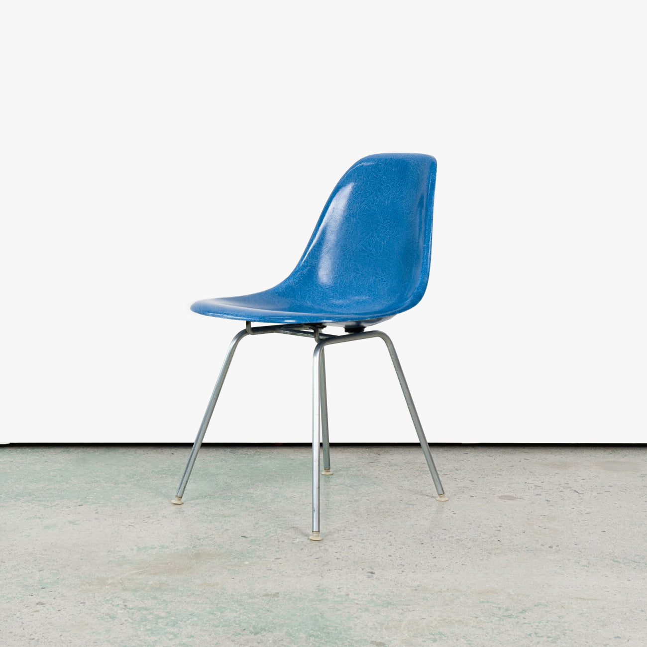 (LOT 19) DSX Chair (Ultramarine Blue) by Charles & Ray Eames