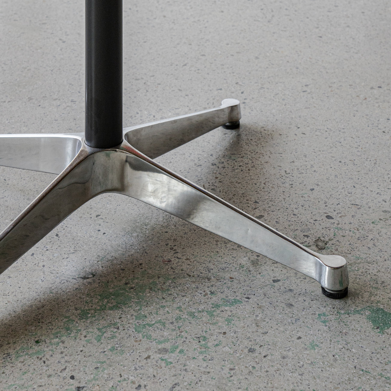 (LOT 14) Eames Contract Base Table