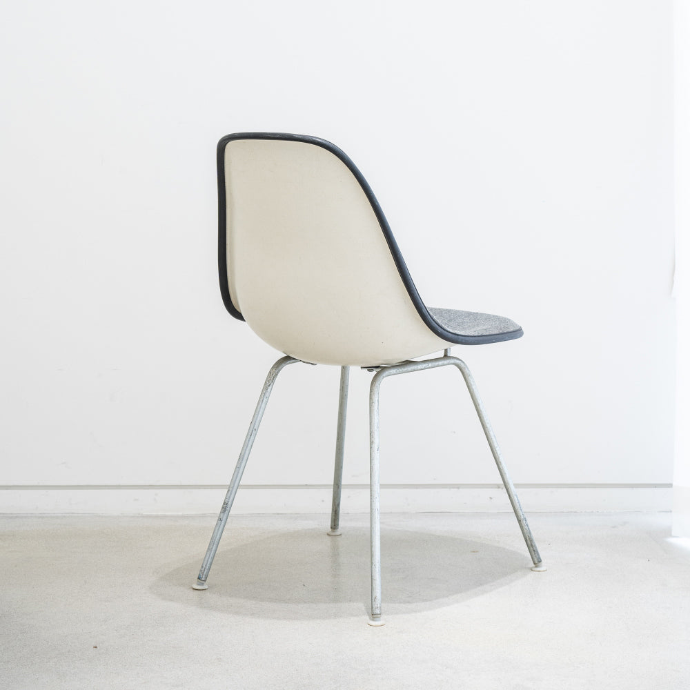 (LOT 02) DSX Chair (White Grey Blue Dark / Hopsak) by Charles & Ray Eames
