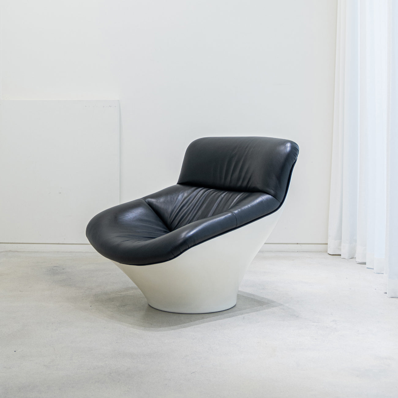 (LOT13) Model 595 Lounge chair by Geoffrey Harcourt