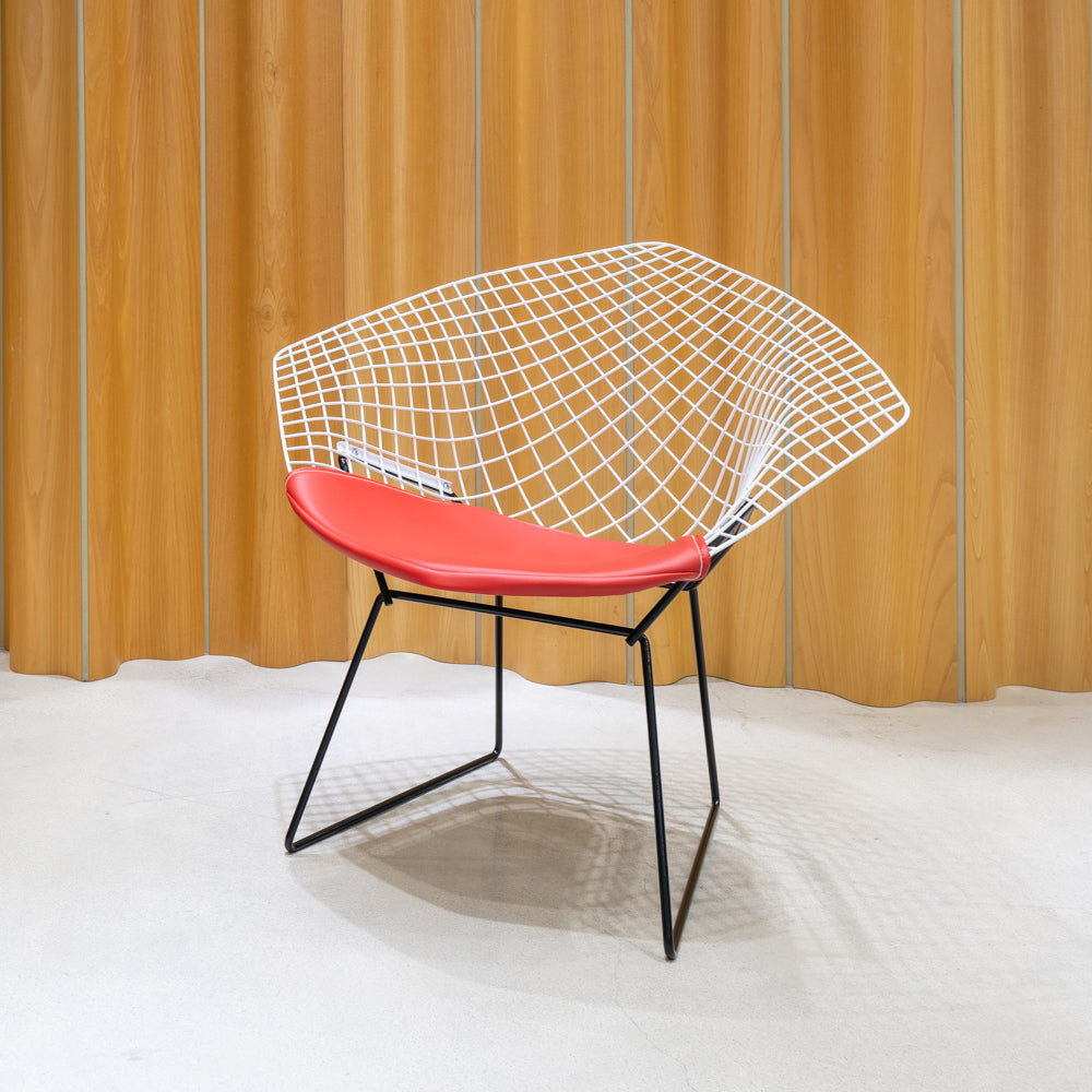 (LOT05) Bertoia Diamond Chair (White)