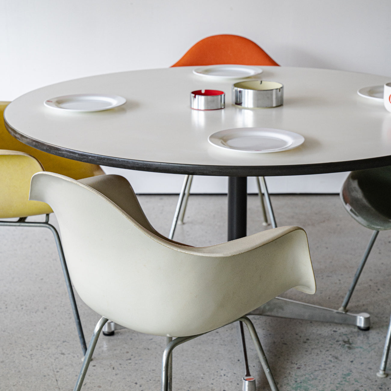 (LOT 14) Eames Contract Base Table