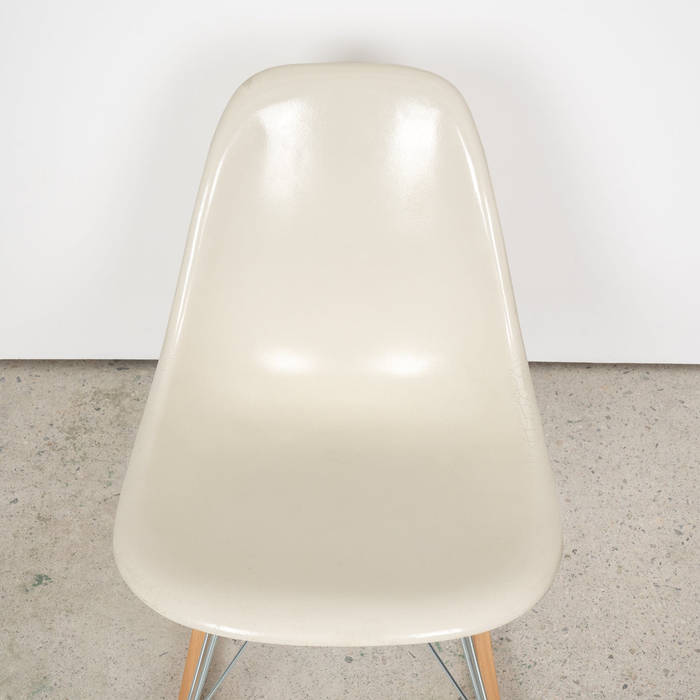 (LOT 21) RSR Chair (Parchment) by Charles & Ray Eames