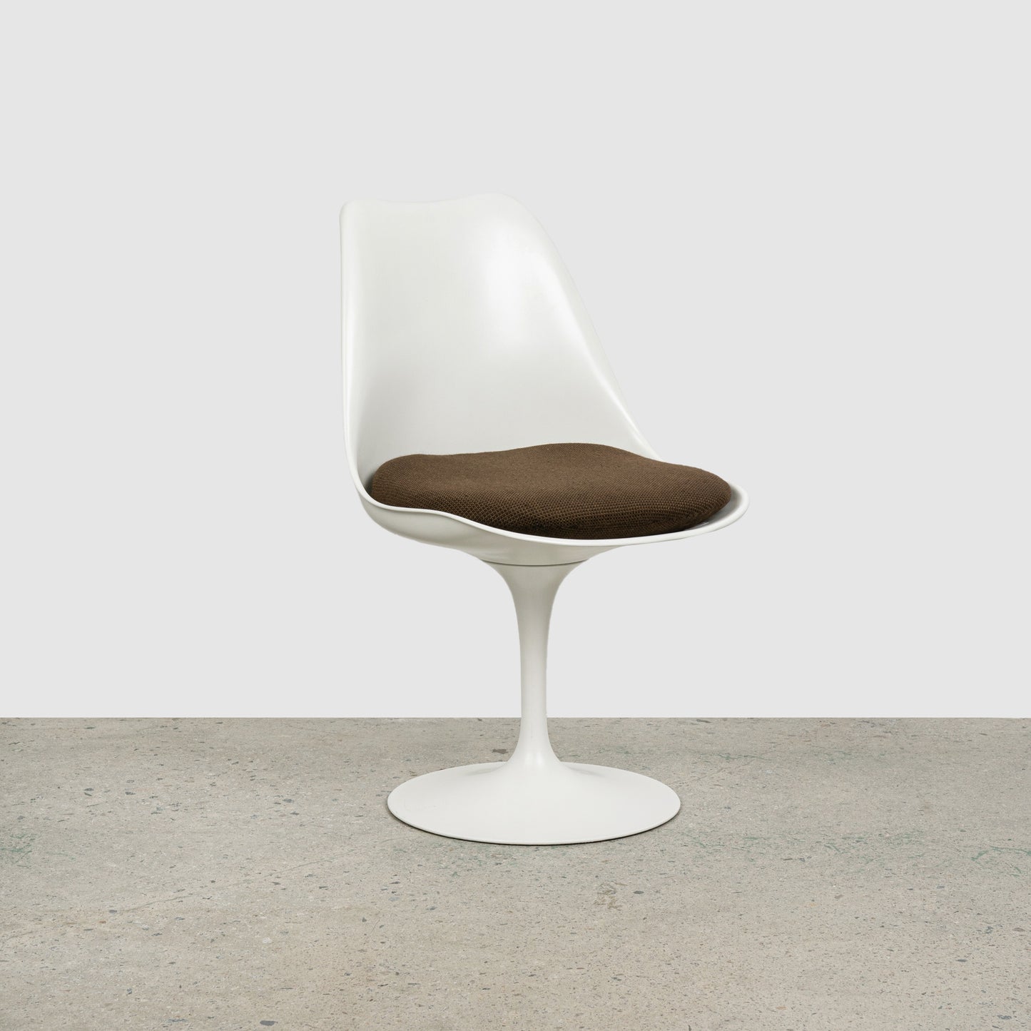 (LOT 02) Tulip Chair by Eero Saarinen (Brown Cushion)