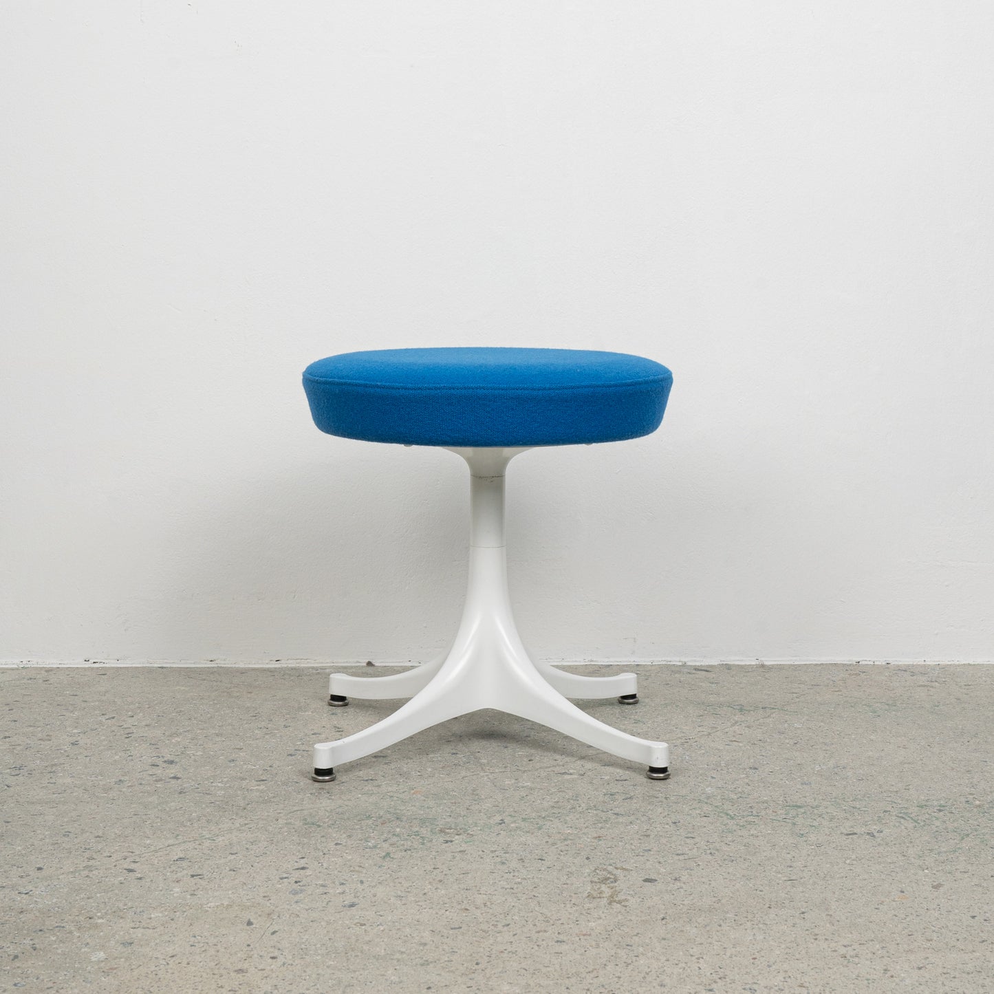 (LOT 13) Nelson Pedestal Stool by George Nelson (Ultramarine Blue)