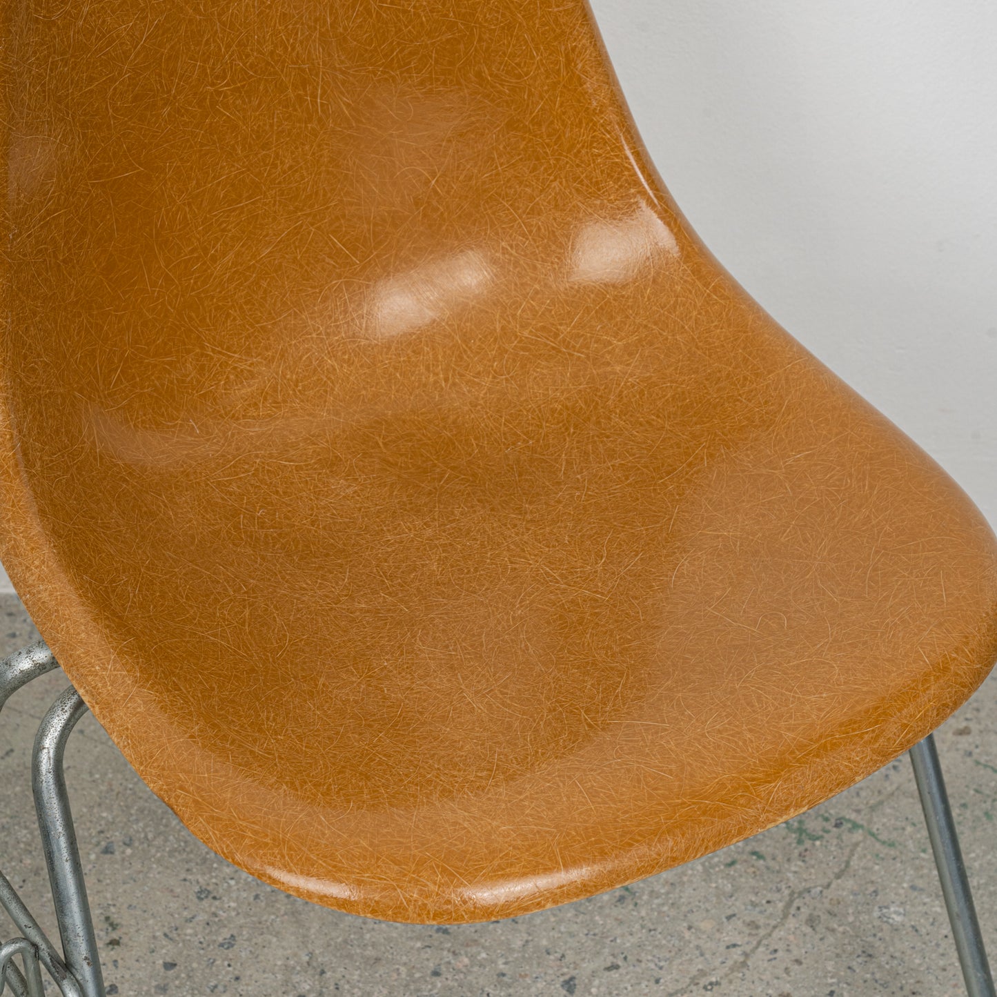 (LOT 01) DSS Chair (Ochre Dark: 레어 컬러) by Charles & Ray Eames