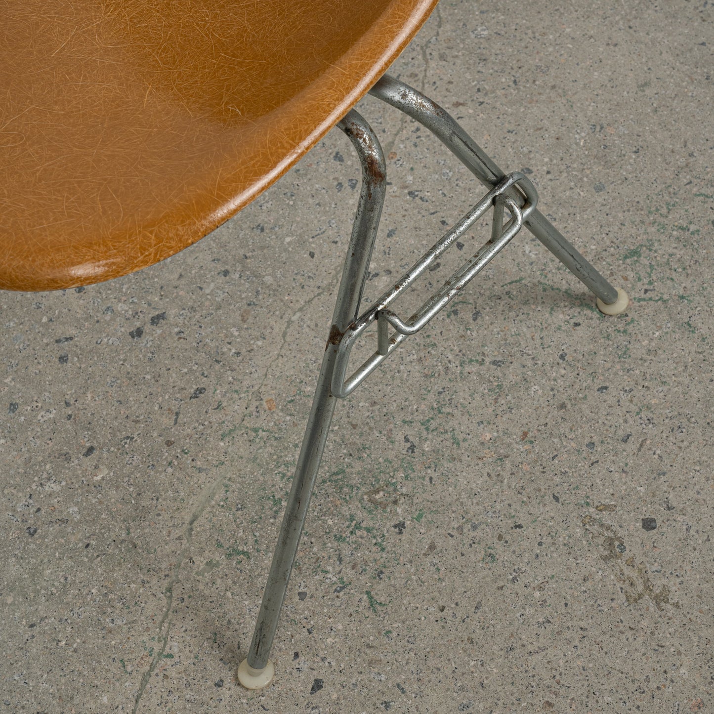 (LOT 01) DSS Chair (Ochre Dark: 레어 컬러) by Charles & Ray Eames