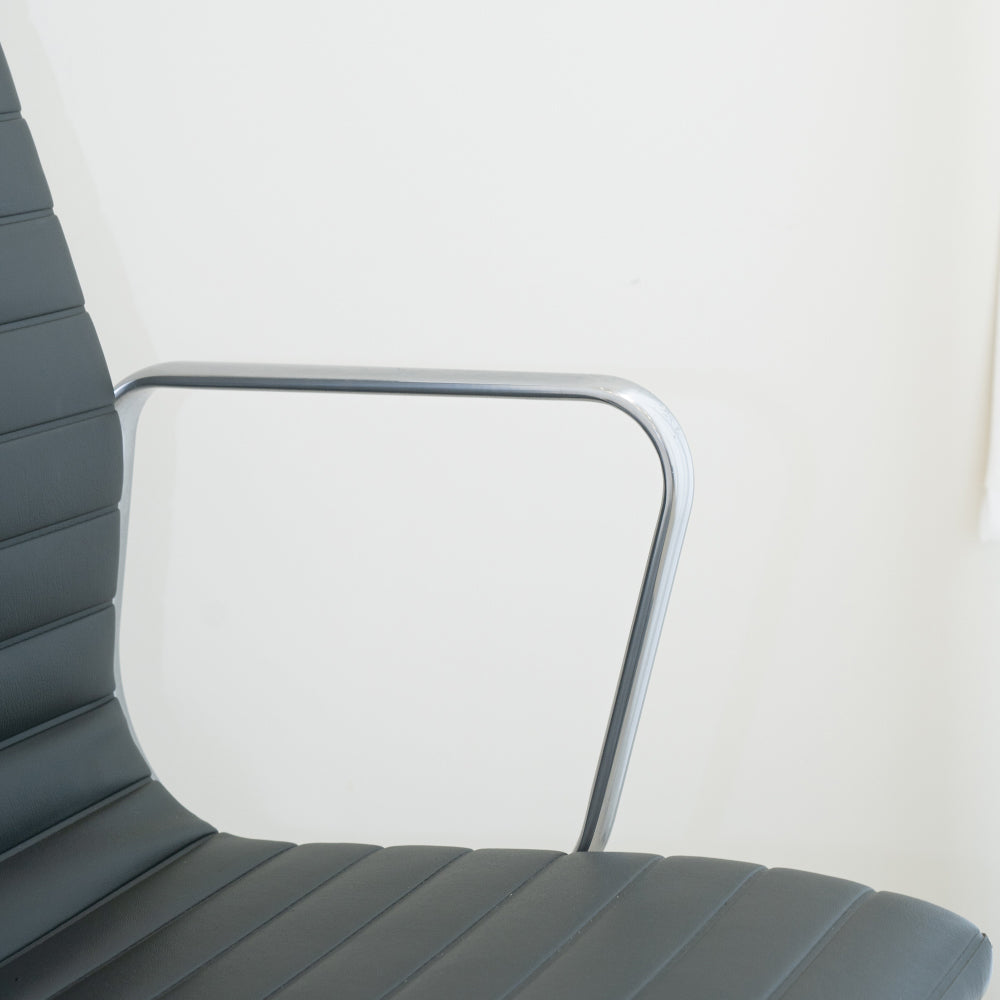 (LOT03) Eames Aluminum Group Executive Chair (가스식 레버 높이 조절 / Grey )