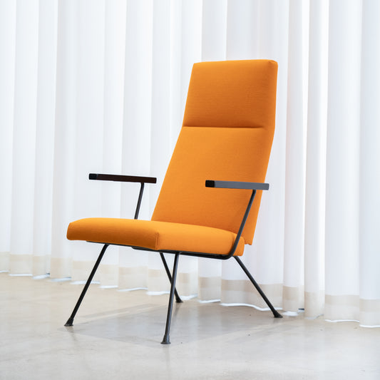 [LOT08] 1410 Lounge Chair by Andre Cordemeyer