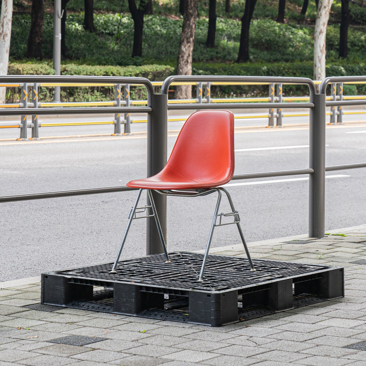 (LOT 04) EAMES DSS  (Red Orange / Naugahyde)