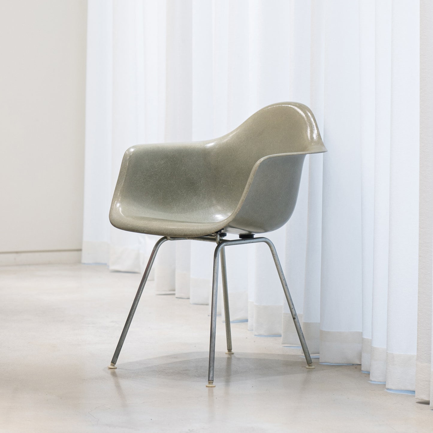 [LOT20] DAX Chair (Seafoam Green)