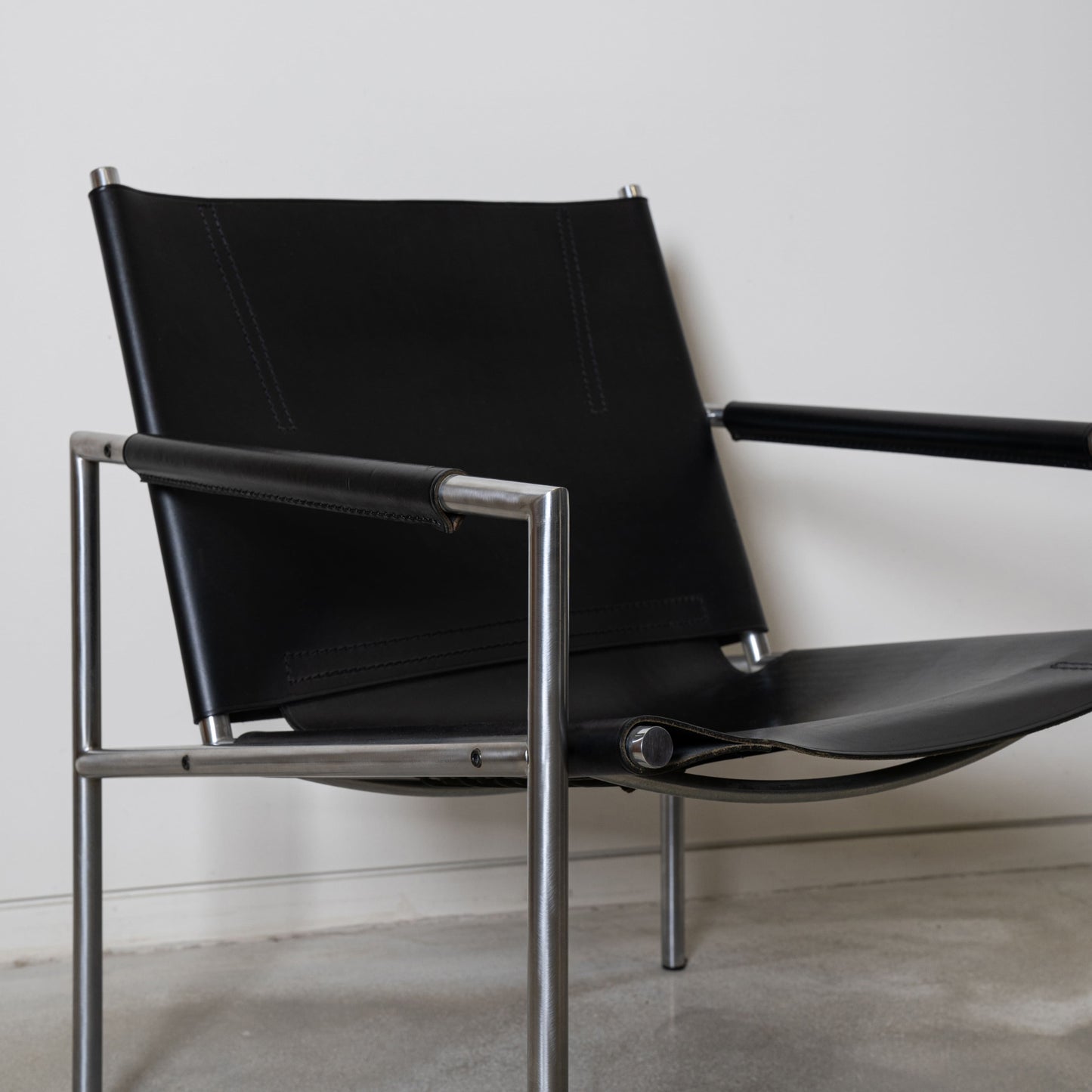 (LOT 05) Z02 Easy Chair by Martin Visser